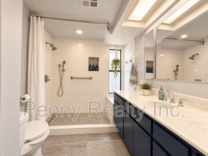 Escondido House: 9603 Indian Creek Way