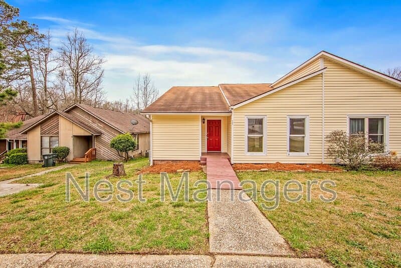 Fayetteville House: 502 Toxaway Court