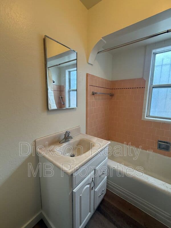 Reno House: 368 Wheeler Ave