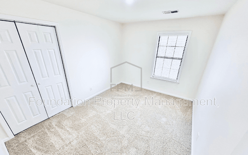 Memphis House: 8712 Carrollwood Lane