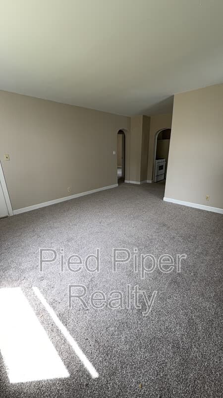 Freeport House: 1265 South Galena Avenue