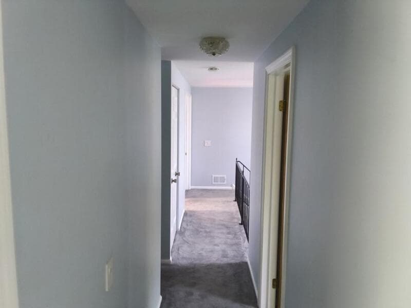 Pittsford House: 4 Old Forge Ln