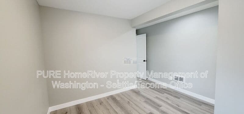 Tacoma Condo: 3216 E Roosevelt Ave