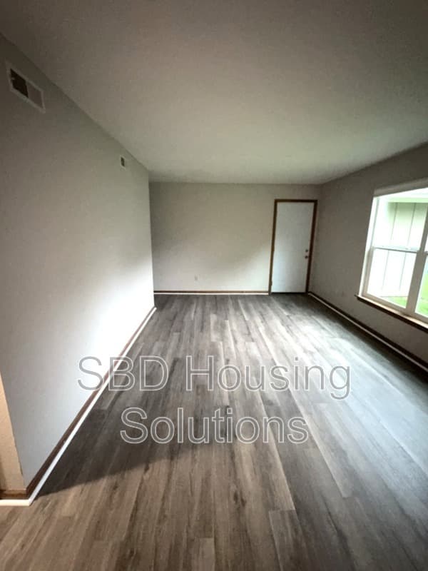Independence Condo: 16606 E Gudgell Rd