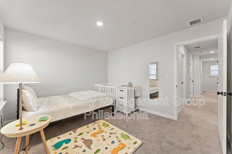 Norristown House: 230 Honey Ln