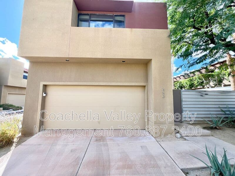 Palm Springs House: 353 Cheryl Dr