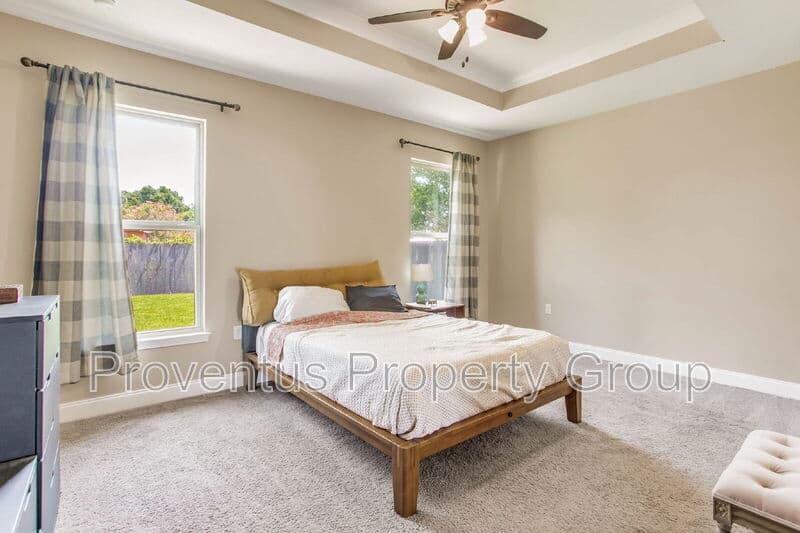 Mary Esther House: 215 Green Dr