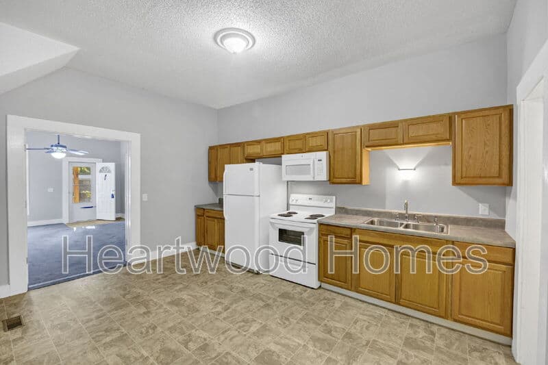 Columbia Condo: 119 Church Street
