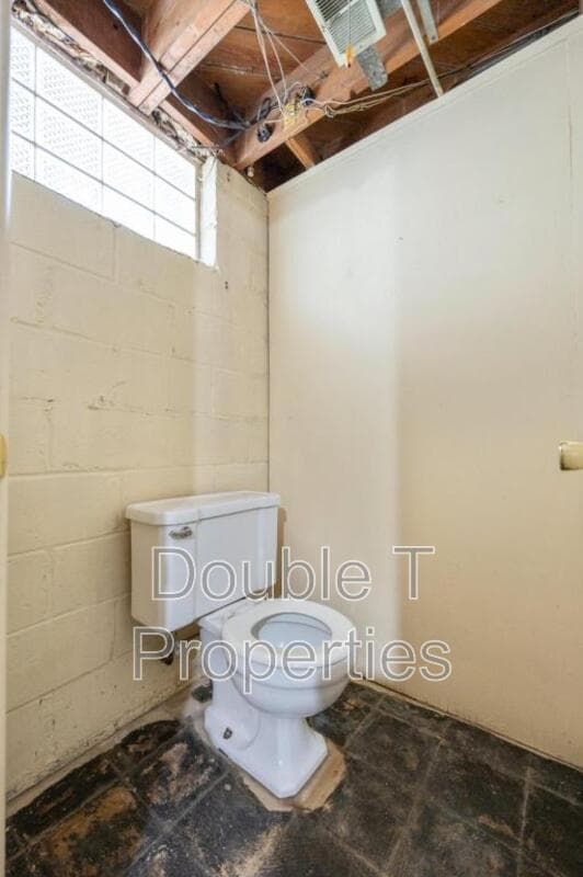 Baltimore Townhome: 2400 W Garrison Ave