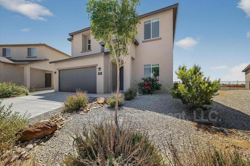 Rio Rancho House: 108 Hue Street