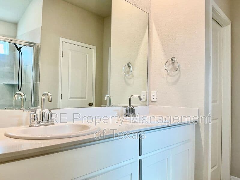 Hutto House: 1013 Otello Way