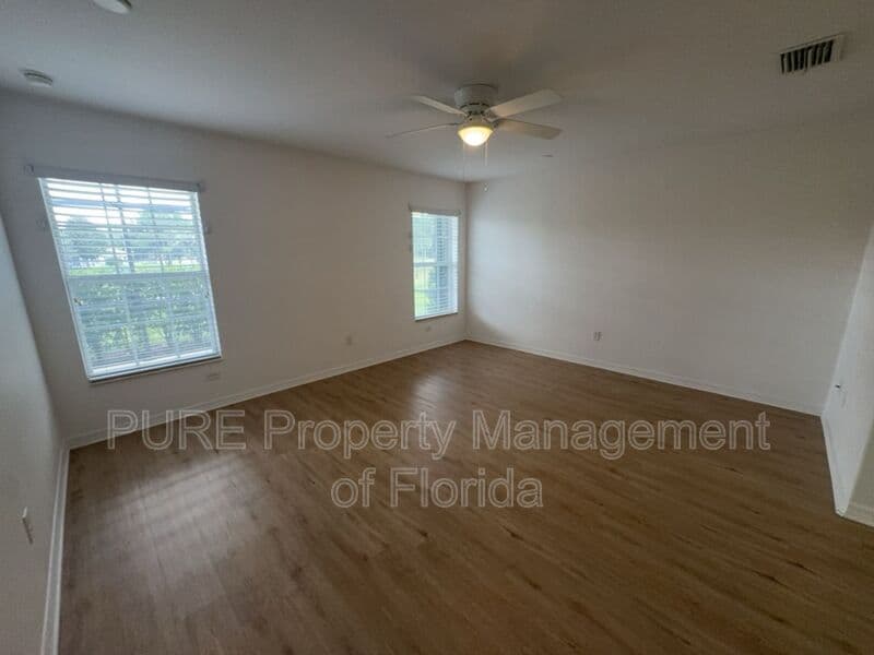 Ocala House: 15939 SW 14th Avenue Rd