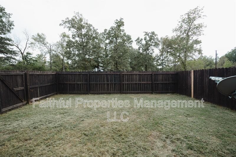 Lindale Condo: 14221 CR 452 2