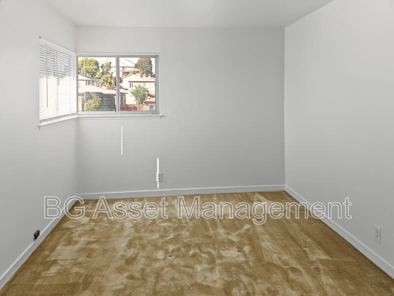 Richmond Condo: 5308 Columbia Ave
