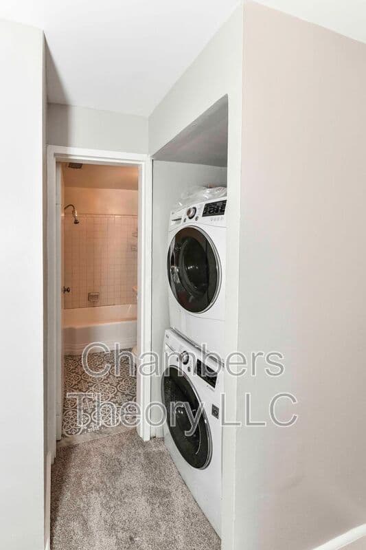 Falls Church Condo: 445 Hampton Ct