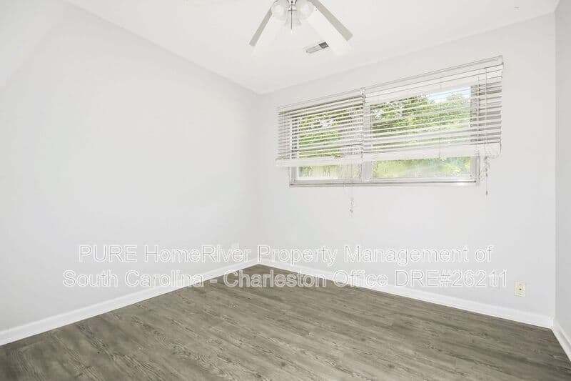 Charleston House: 628 Constant Dr