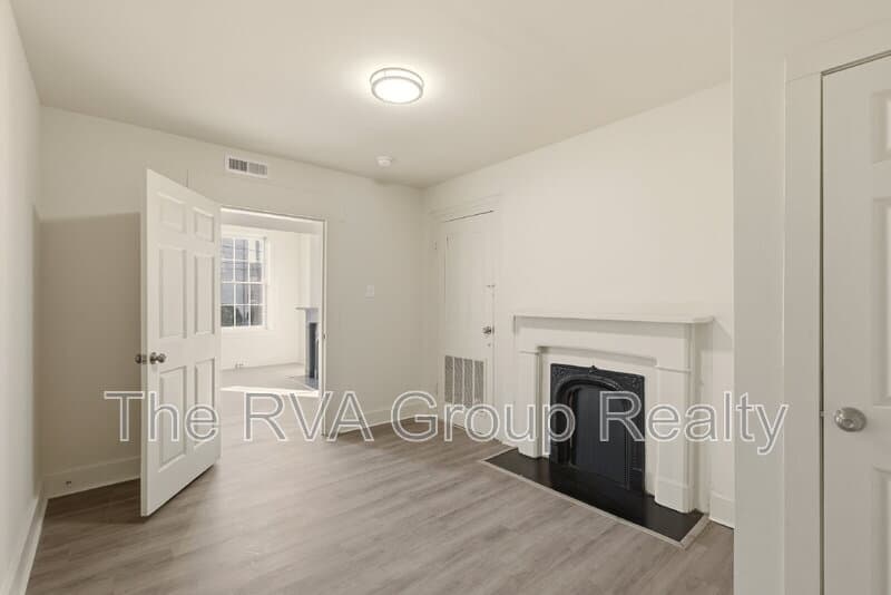 Petersburg Condo: 27 South Jefferson Street