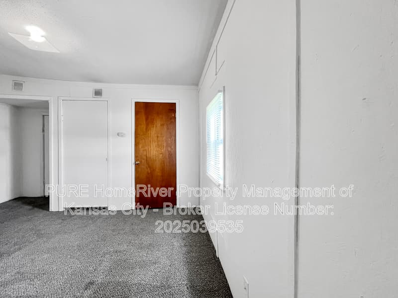 Higginsville House: 303 W 22nd St