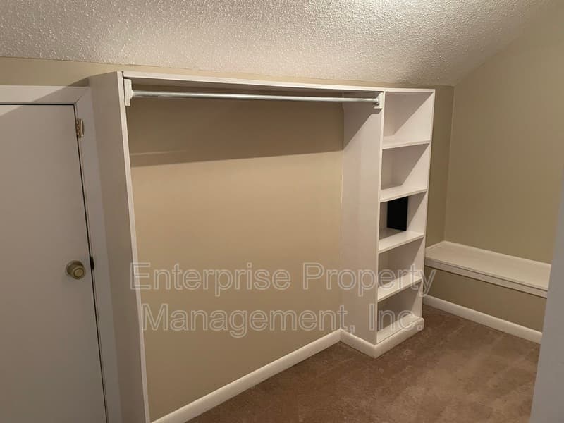 Cordova House: 384 Sherburne Cv