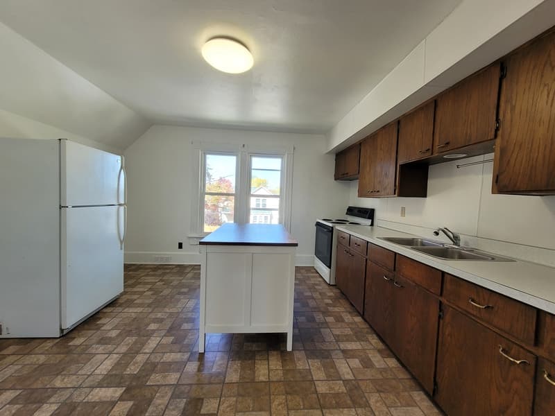 Appleton Condo: 207 E. Commercial St.
