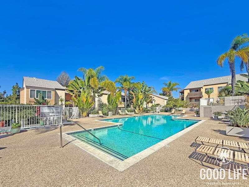 La Jolla Condo: 8512 Via Mallorca