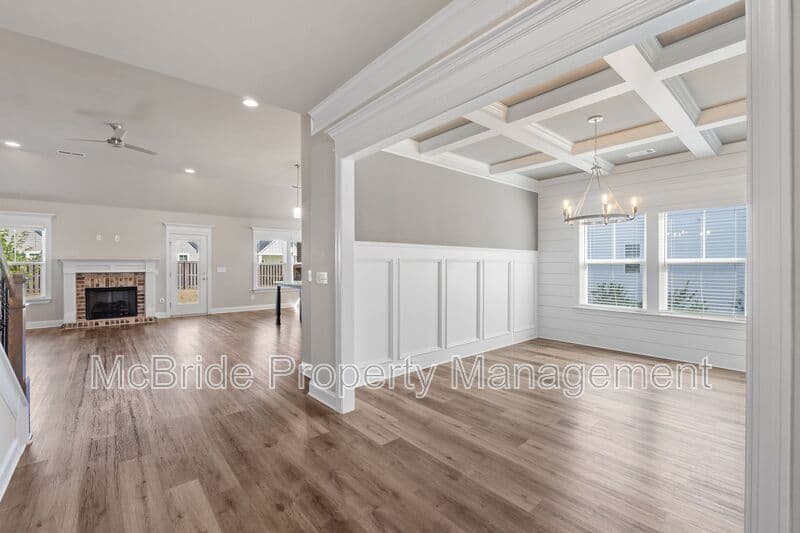 Evans House: 3031 Rosewood Drive