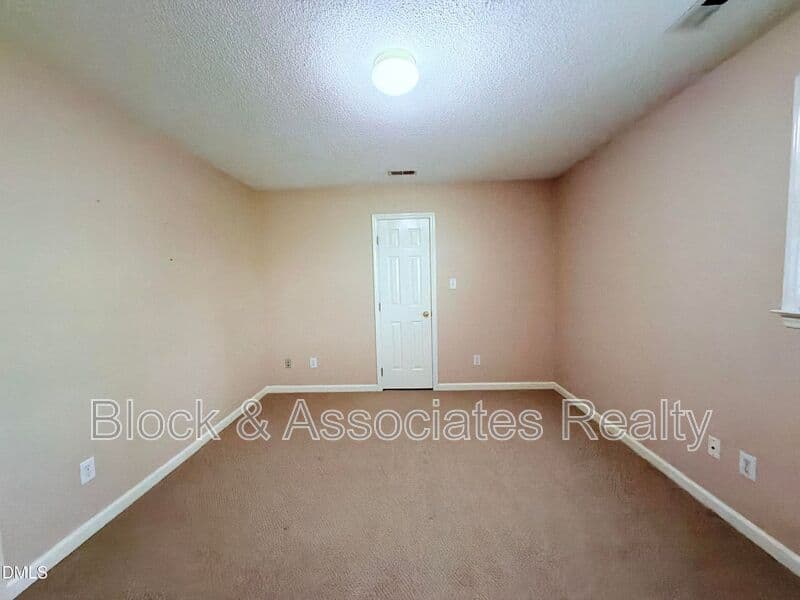 Benson House: 144 Peach Orchard Dr