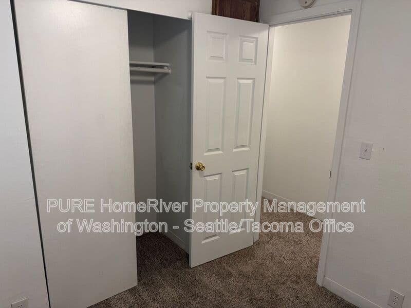 Seattle Apartment: 907 SW Holden St
