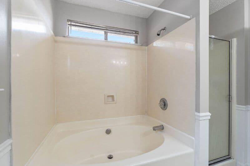 Crestview House: 3014 La Salle Court