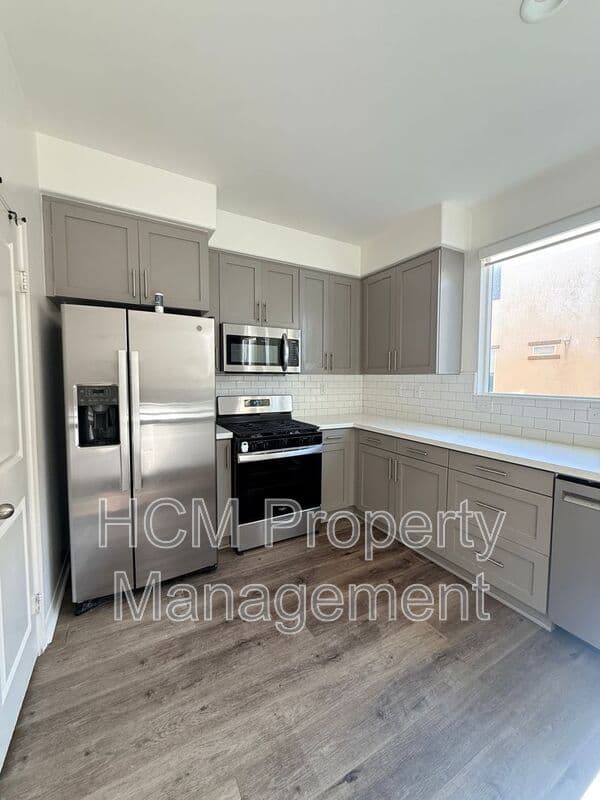 Santa Ana House: 120 S Pacific Ave