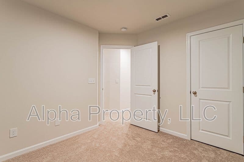 Simpsonville Townhome: 301 Parkridge Way