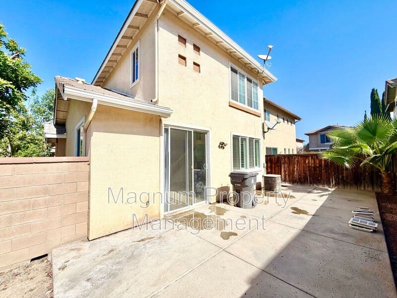 Riverside House: 11324 Riverleaf Dr