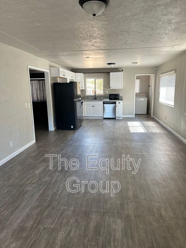 Tulare House: 534 South Los Angeles St