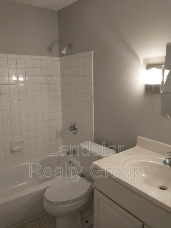 Louisville Condo: 7320 Six Mile Lane