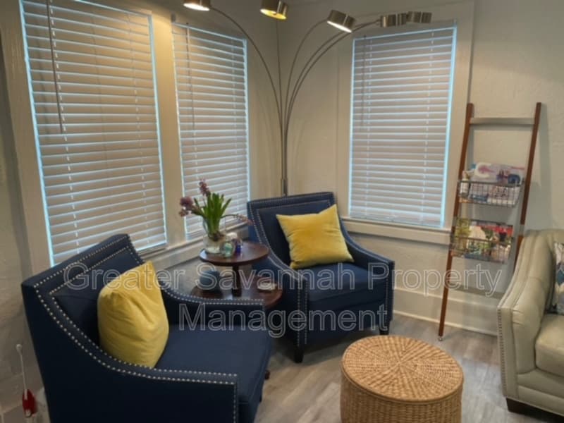 Savannah House: 626 East Waldburg Street