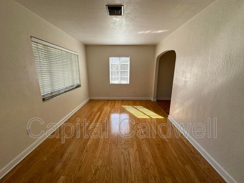 Clearwater House: 18 N Meteor Ave