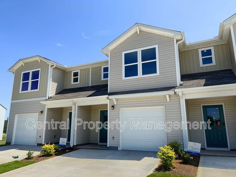 Spartanburg House: 6018 Tavener Drive