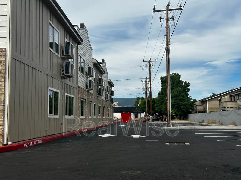 Medford Condo: 1935 Table Rock Rd