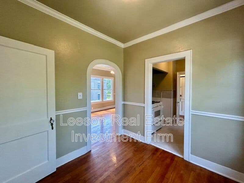 Shreveport House: 320 College A