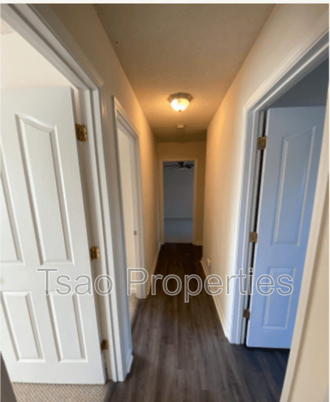Lowell House: 638 Overlook Rd