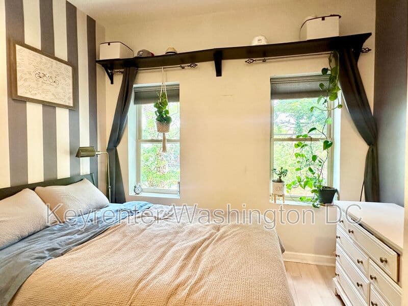 Washington House: 55 Todd Pl