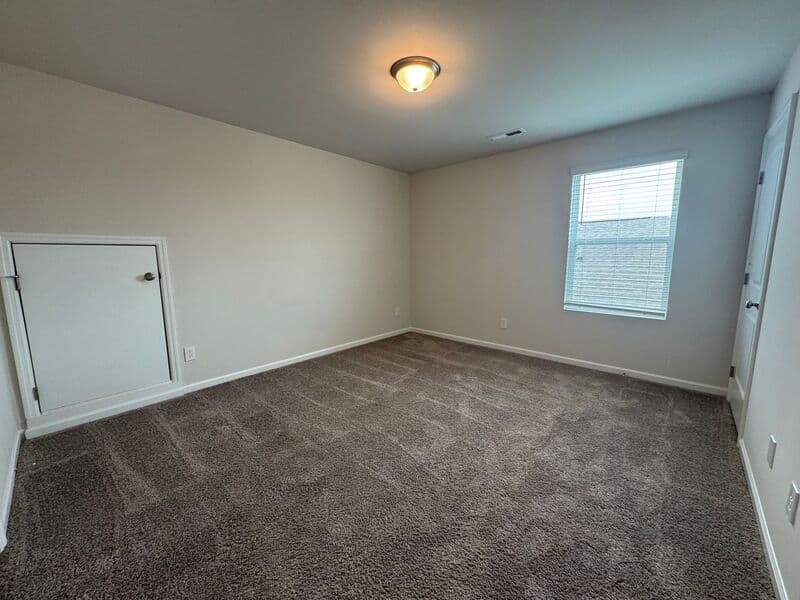 Madison House: 102 Daymark Drive