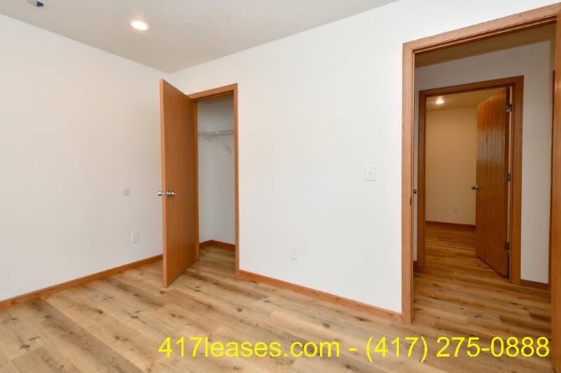 Springfield House: 2618 N Pierce Ave