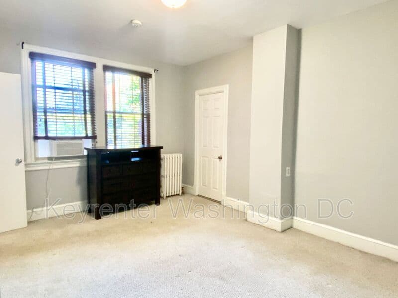 Washington Condo: 3010 Wisconsin Ave, NW