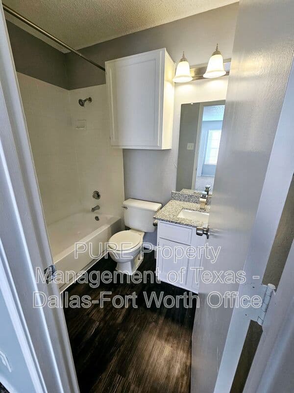 Irving Condo: 4004 W. Pioneer Dr.