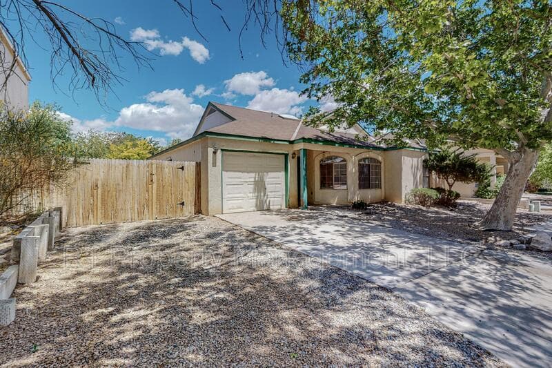 Rio Rancho House: 1729 Chamisa Road Northeast