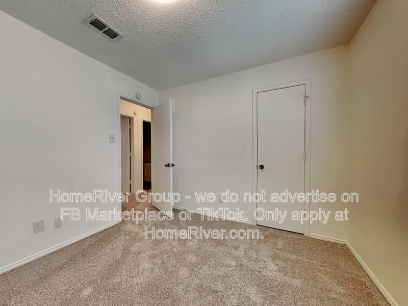 Arlington House: 816 Castleview Dr