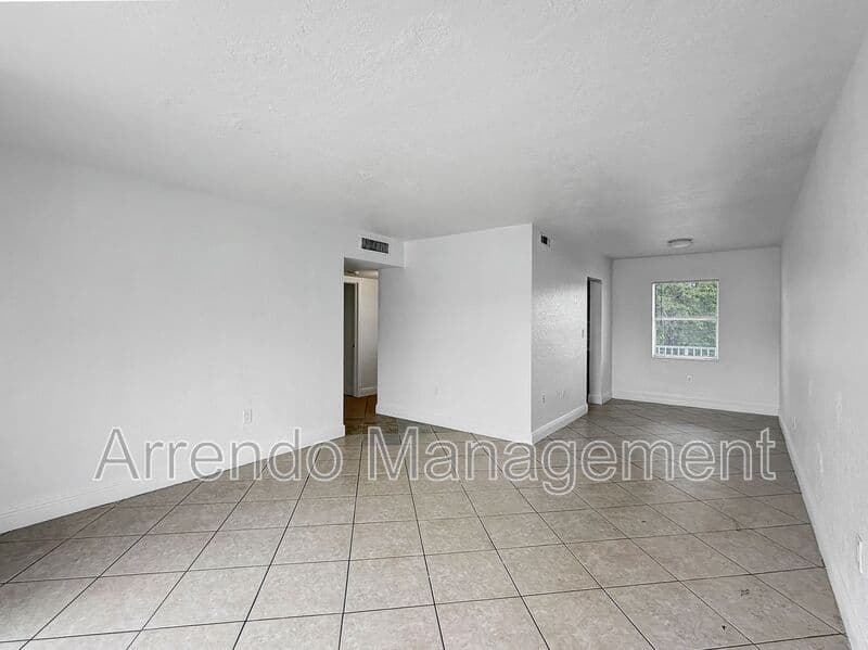 Miami House: 8475 SW 94th St