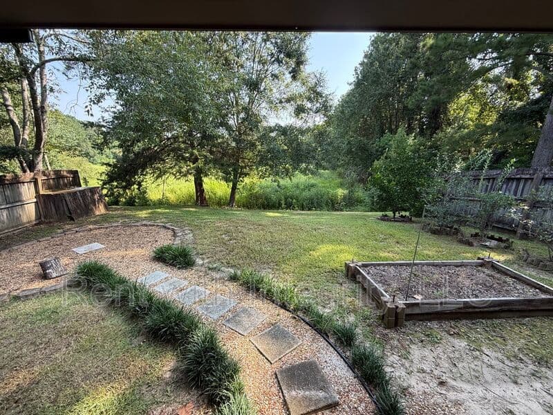 Tallahassee House: 2418 Ian Drive