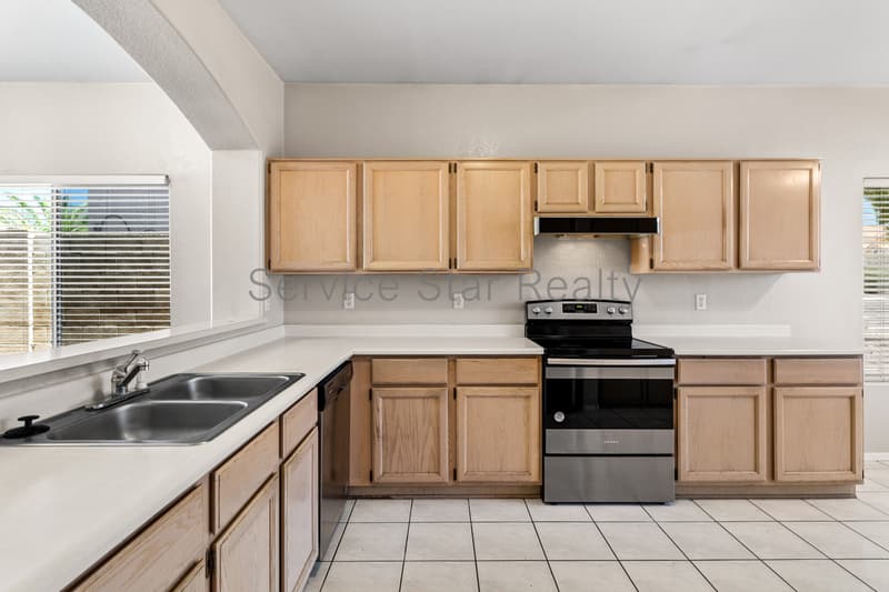 Phoenix House: 1318 E Saint John Rd